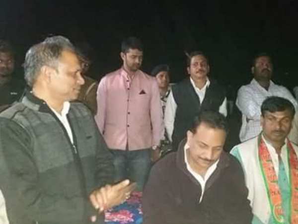 यूपी चुनाव : इलाहाबाद का चप्पा-चप्पा छानते रहे केंद्रीय मंत्री रूडी यूपी चुनाव : इलाहाबाद का चप्पा-चप्पा छानते रहे केंद्रीय मंत्री रूडी