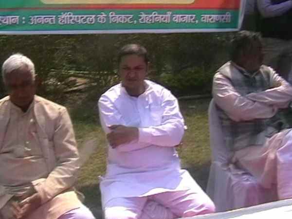 वाराणसी: रोहनिया सीट पर अपना दल ने उतारा उम्मीदवार तो बीजेपी ने बुलाई महापंचायत वाराणसी: रोहनिया सीट पर अपना दल ने उतारा उम्मीदवार तो बीजेपी ने बुलाई महापंचायत