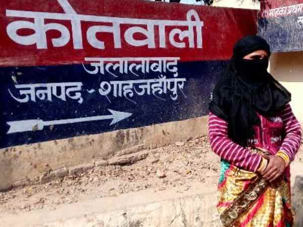 शाहजहांपुर: रेप पीड़िता ने दी धमकी, नहीं मिला न्याय तो चुनाव वाले दिन थाने के सामने करेगी आत्महत्या शाहजहांपुर: रेप पीड़िता ने दी धमकी, नहीं मिला न्याय तो चुनाव वाले दिन थाने के सामने करेगी आत्महत्या