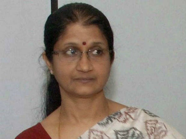 Sheela Balakrishnan जयललिता के 3 करीबी अधिकारियों को किया गया पदमुक्त, सबसे भरोसेमंद शीला बालकृष्णन भी हैं इनमें Sheela Balakrishnan जयललिता के 3 करीबी अधिकारियों को किया गया पदमुक्त, सबसे भरोसेमंद शीला बालकृष्णन भी हैं इनमें