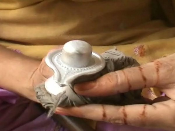 गरुड़ पुराण में विभिन्न प्रकार के शिवलिंग का विवरण मिलता है।