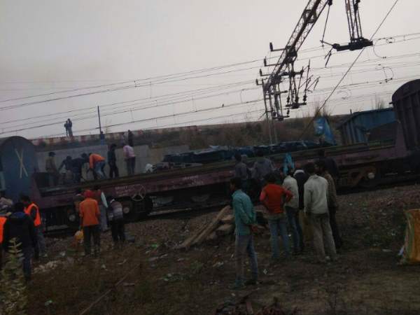 यूपी में एक और ट्रेन हादसा, मालगाड़ी से टक्कर के बाद पटरी से उतरी कालिंदी एक्सप्रेस यूपी में एक और ट्रेन हादसा, मालगाड़ी से टक्कर के बाद पटरी से उतरी कालिंदी एक्सप्रेस