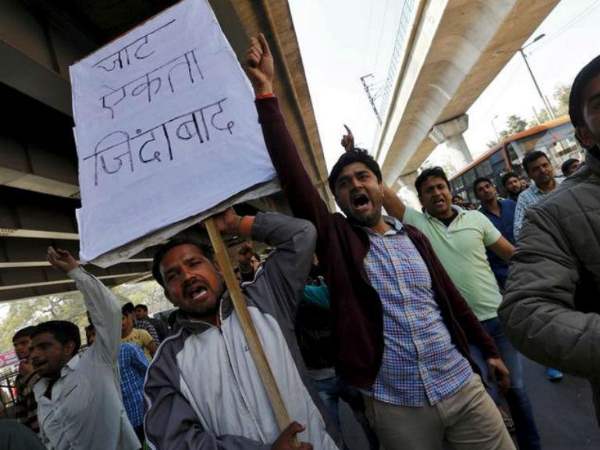 फिर हुई है सुगबुगाहट