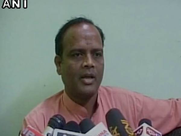 सिर काटकर लाने वाले को अपना मकान देने का ऐलान