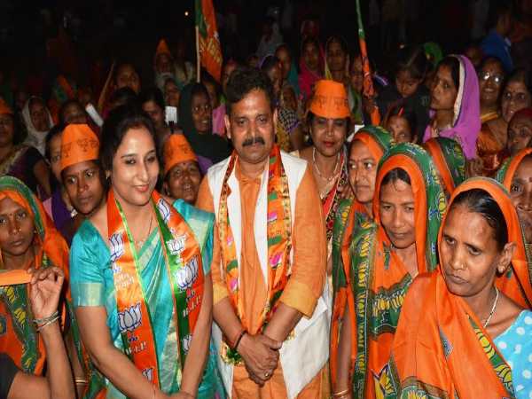 पति ने पेश की है मिसाल- पत्नी अंजू जायसवाल