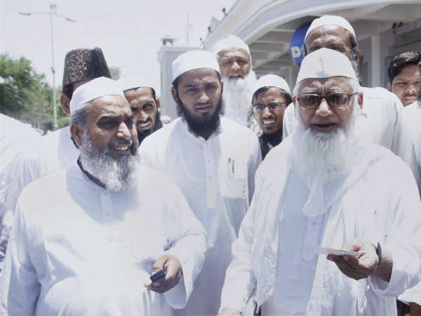 दंगों पर सपा की खुलकर आलोचना की थी देवबंद ने