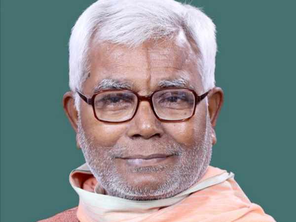 ग्राम प्रधान से शुरू की थी राजनीति