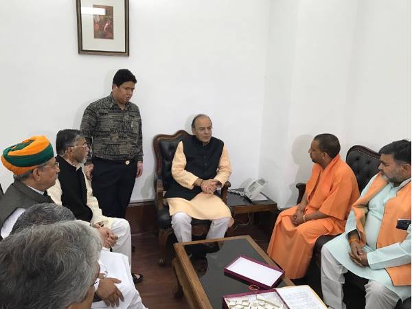 राष्ट्रपति प्रणब मुखर्जी से मुलाकात