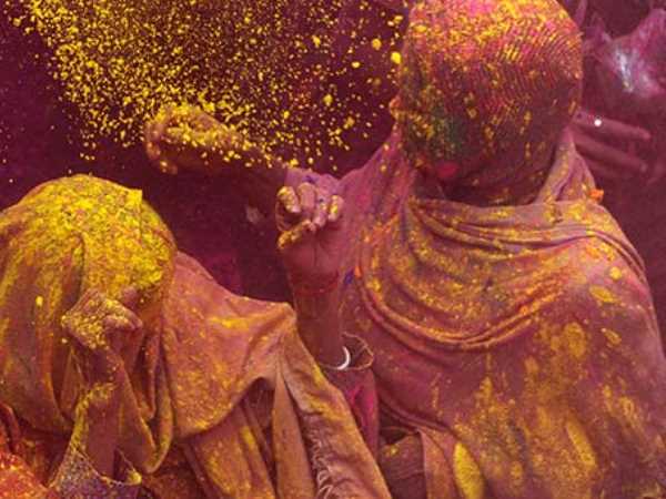 दलित ने उच्च जाति के शख्स पर रंग डाला तो पुलिस ने पीट-पीट कर मार डाला दलित ने उच्च जाति के शख्स पर रंग डाला तो पुलिस ने पीट-पीट कर मार डाला