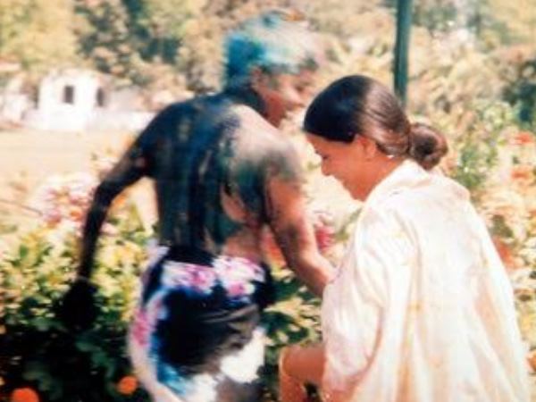 जब कुर्ता फाड़कर लालू फेंकते थे रावड़ी पर रंग, देखिए होली की तस्वीरें जब कुर्ता फाड़कर लालू फेंकते थे रावड़ी पर रंग, देखिए होली की तस्वीरें