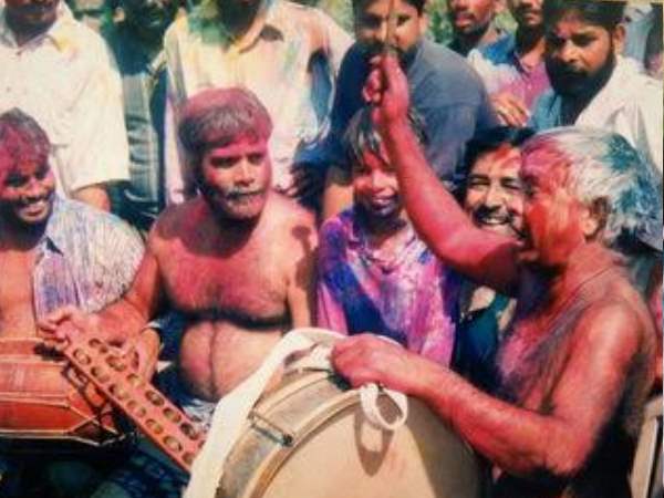 जब कुर्ता फाड़कर लालू फेंकते थे रावड़ी पर रंग, देखिए होली की तस्वीरें जब कुर्ता फाड़कर लालू फेंकते थे रावड़ी पर रंग, देखिए होली की तस्वीरें