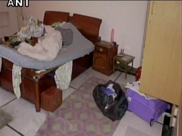 पति की हत्या कर सूटकेस में रखी लाश, ऑटो ड्राइवर ने खोली पोल पति की हत्या कर सूटकेस में रखी लाश, ऑटो ड्राइवर ने खोली पोल