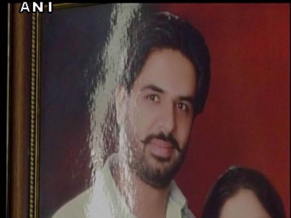 पति की हत्या कर सूटकेस में रखी लाश, ऑटो ड्राइवर ने खोली पोल पति की हत्या कर सूटकेस में रखी लाश, ऑटो ड्राइवर ने खोली पोल