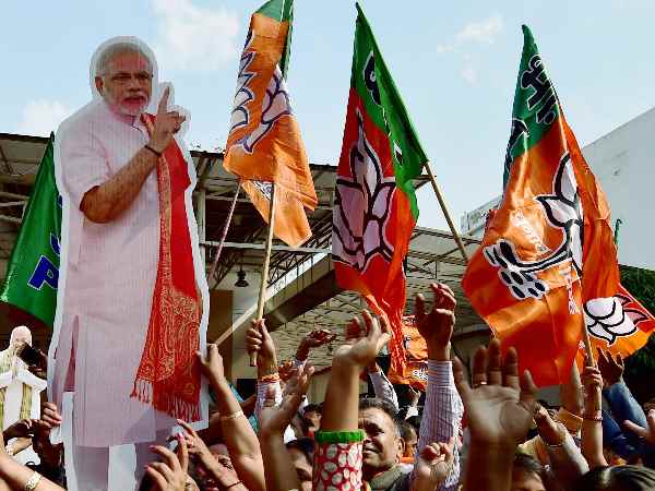modi यूपी में बीजेपी की सरकार से पहले अधिकारियों को खास निर्देश modi यूपी में बीजेपी की सरकार से पहले अधिकारियों को खास निर्देश