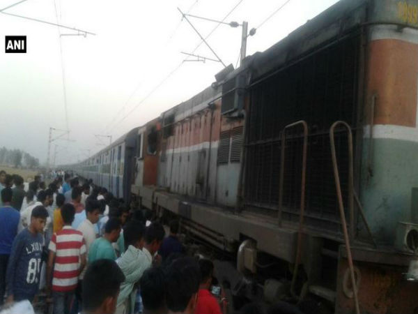 Train hit a road roller resulting in its derailment. Road roller driver dies in Haryana Train hit a road roller resulting in its derailment. Road roller driver dies in Haryana