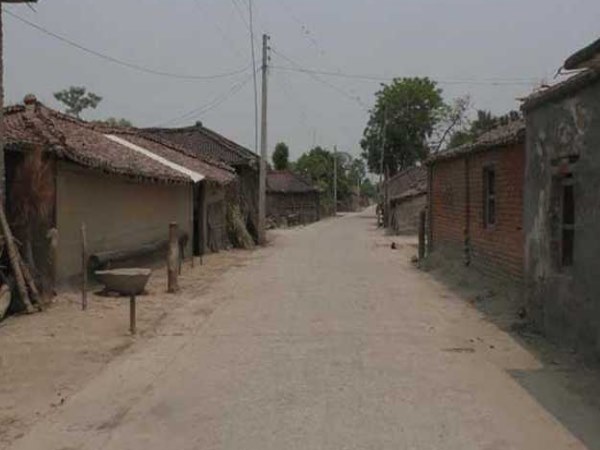PM मोदी का सपना पूरा करने में नहीं किया सहयोग तो पूरे गांव का बंद कर दिया गया हुक्का-पानी PM मोदी का सपना पूरा करने में नहीं किया सहयोग तो पूरे गांव का बंद कर दिया गया हुक्का-पानी
