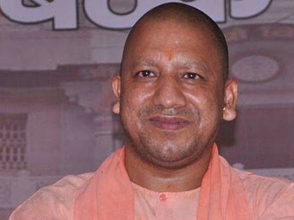 यूपी का सीएम बनने की अटकलों के बीच ट्विटर पर ट्रेंड हुए योगी आदित्यनाथ यूपी का सीएम बनने की अटकलों के बीच ट्विटर पर ट्रेंड हुए योगी आदित्यनाथ