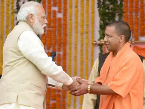 पीएम मोदी ने सीएम योगी से की बात