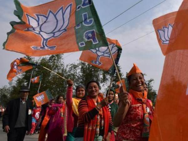 2019 पर भी निगाहें