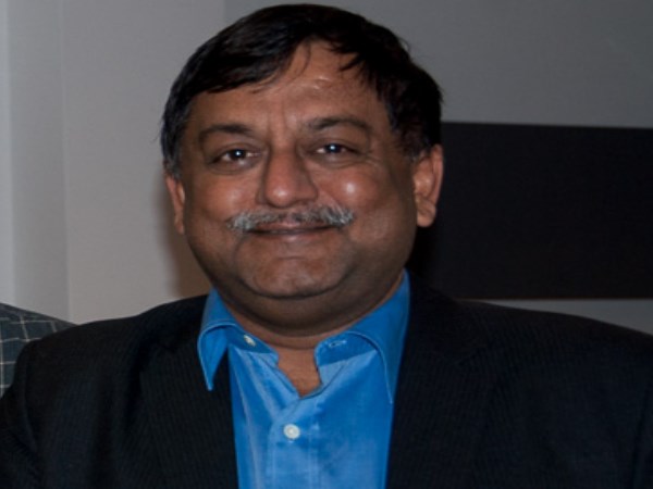मशहूर गायिका मालिनी अवस्थी के पति हैं अवनीश