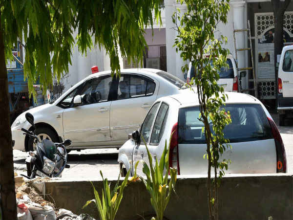 लाल बत्ती के लिए किसी को भी छूट नहीं