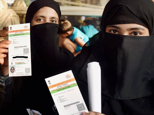 मोदी सरकार ने बताया- टैक्स रिटर्न के लिए क्यों जरूरी किया गया आधार मोदी सरकार ने बताया- टैक्स रिटर्न के लिए क्यों जरूरी किया गया आधार