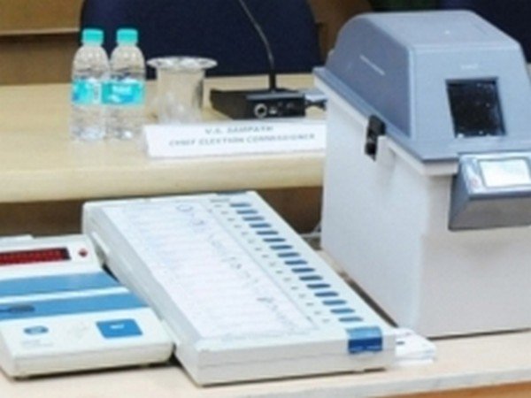 तेज, निष्पक्ष और किफायती मतदान प्रणाली है ईवीएम