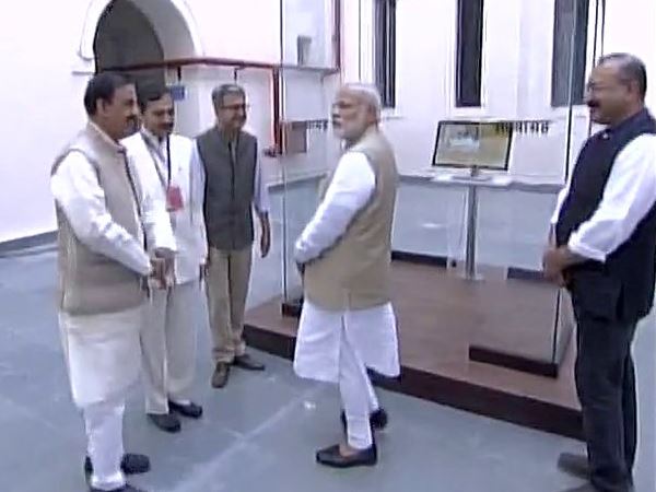 चंपारण आंदोलन के 100 साल पर कार्यक्रम में बोले PM मोदी, गांधी जी के स्वच्छता के सपने को पूरा करना है चंपारण आंदोलन के 100 साल पर कार्यक्रम में बोले PM मोदी, गांधी जी के स्वच्छता के सपने को पूरा करना है