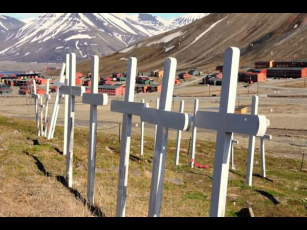 people are banned from dying in Longyearbyen people are banned from dying in Longyearbyen