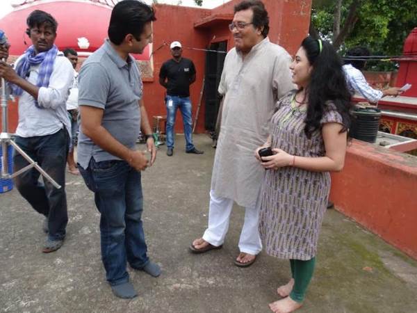 PHOTOS: बनारस में विनोद खन्ना, उनकी जिदंगी का एक अनछुआ पहलू PHOTOS: बनारस में विनोद खन्ना, उनकी जिदंगी का एक अनछुआ पहलू