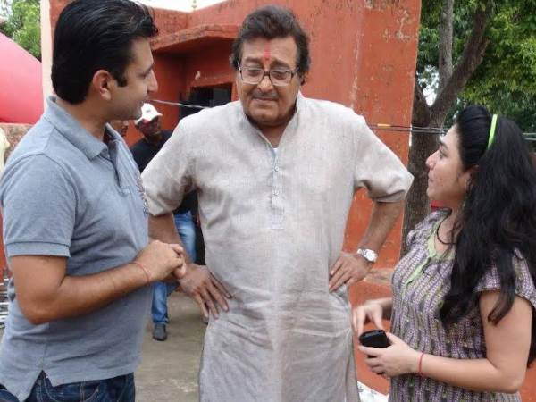 PHOTOS: बनारस में विनोद खन्ना, उनकी जिदंगी का एक अनछुआ पहलू PHOTOS: बनारस में विनोद खन्ना, उनकी जिदंगी का एक अनछुआ पहलू