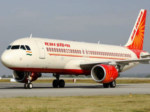 गायकवाड़ के बाद अब टीएमसी सासंद एयर इंडिया स्टाफ से भिड़ीं गायकवाड़ के बाद अब टीएमसी सासंद एयर इंडिया स्टाफ से भिड़ीं