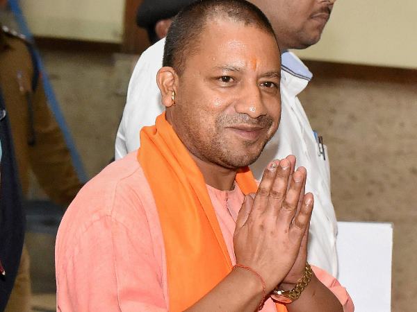 यूपी के सीएम योगी की दूसरी कैबिनेट बैठक का फैसला: शहरों में 24 घंटे, गांवों में 18 घंटे बिजली यूपी के सीएम योगी की दूसरी कैबिनेट बैठक का फैसला: शहरों में 24 घंटे, गांवों में 18 घंटे बिजली
