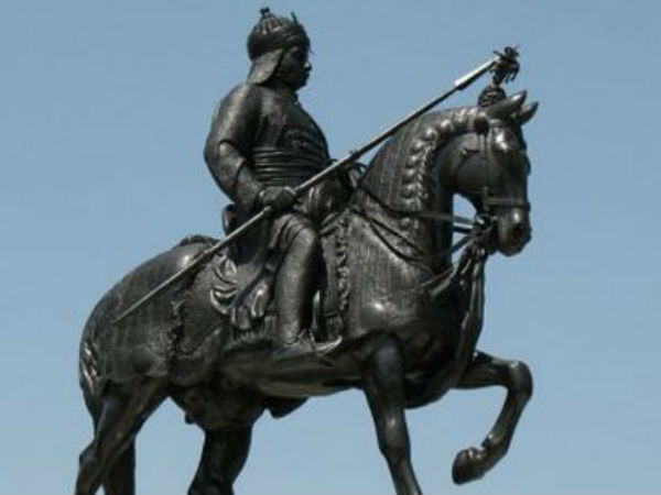 कुल 11 शादियां