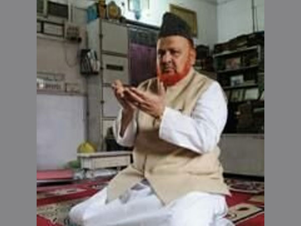 मोदी सरकार के फैसले का खिलाफत करने वाले मौलाना की पिटाई, RSS पर लगाया आरोप मोदी सरकार के फैसले का खिलाफत करने वाले मौलाना की पिटाई, RSS पर लगाया आरोप