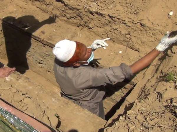 मेरठ के इकरार ने हिंदू से किया था निकाह, कब्र खोदकर निकाला शव मेरठ के इकरार ने हिंदू से किया था निकाह, कब्र खोदकर निकाला शव