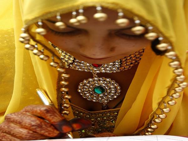 दूल्हा निकला डुप्लिकेट, धत्त तेरी शादी का हुआ सुबह-सुबह तलाक दूल्हा निकला डुप्लिकेट, धत्त तेरी शादी का हुआ सुबह-सुबह तलाक