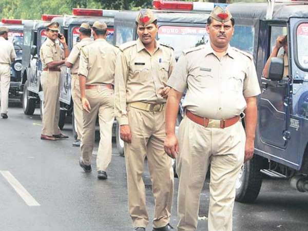योगीराज में मुस्लिम सिपाही रख सकेंगे दाढ़ी पर शर्त है ये... योगीराज में मुस्लिम सिपाही रख सकेंगे दाढ़ी पर शर्त है ये...