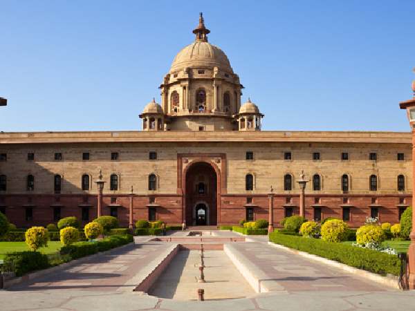 RSS के प्रस्ताव पर शामिल किए गए जोशी