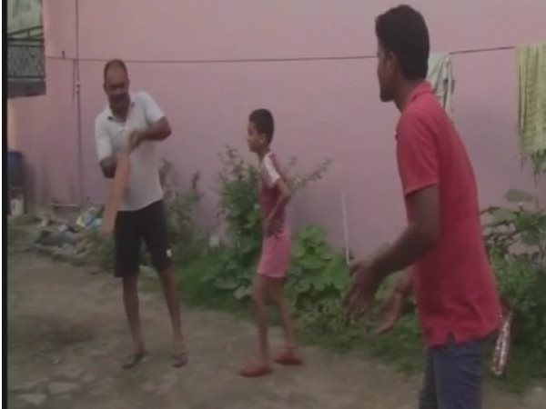 जब चावल से खेला गया क्रिकेट