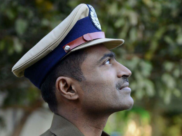 एनकाउंटर स्पेशलिस्ट हैं दिनेश