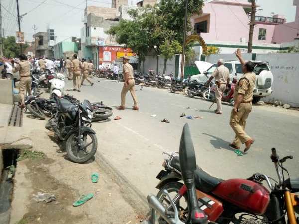 PICS: मेरठ के एक समलैंगिक मामले में हत्या बना ईद की नमाज के बाद बवाल की वजह PICS: मेरठ के एक समलैंगिक मामले में हत्या बना ईद की नमाज के बाद बवाल की वजह