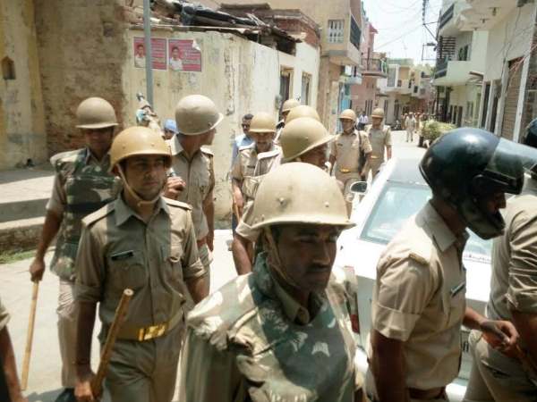 PICS: मेरठ के एक समलैंगिक मामले में हत्या बना ईद की नमाज के बाद बवाल की वजह PICS: मेरठ के एक समलैंगिक मामले में हत्या बना ईद की नमाज के बाद बवाल की वजह