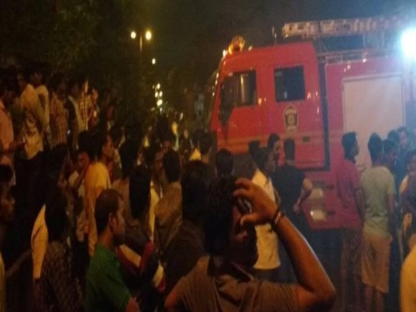 चैंपियंस ट्रॉफी के एक मुकाबले में भारत की जीत से हुए इतना खुश कि रोना पड़ा चैंपियंस ट्रॉफी के एक मुकाबले में भारत की जीत से हुए इतना खुश कि रोना पड़ा