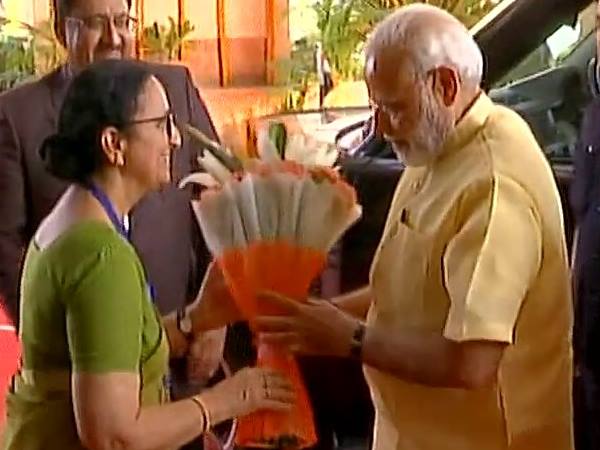 लखनऊ पहुंचे प्रधानमंत्री नरेंद्र मोदी, CDRI के नए कैंपस का किया उद्घाटन लखनऊ पहुंचे प्रधानमंत्री नरेंद्र मोदी, CDRI के नए कैंपस का किया उद्घाटन