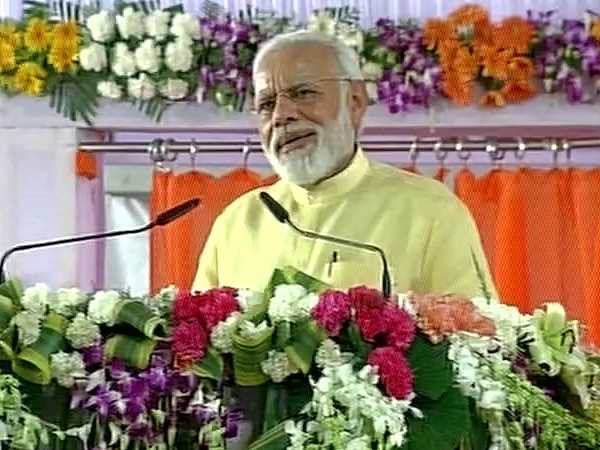 लखनऊ: पीएम मोदी ने योगी के काम को सराहा, युवाओं से की अपील लखनऊ: पीएम मोदी ने योगी के काम को सराहा, युवाओं से की अपील