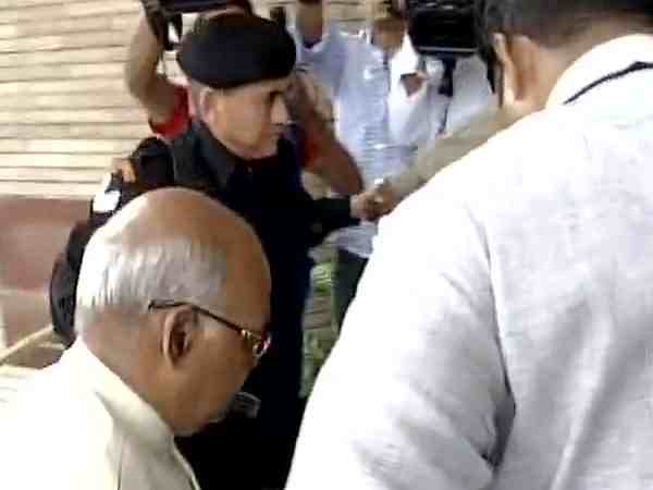 राष्ट्रपति उम्मीदवार रामनाथ कोविंद को Z+ NSG सिक्योरिटी कवर राष्ट्रपति उम्मीदवार रामनाथ कोविंद को Z+ NSG सिक्योरिटी कवर