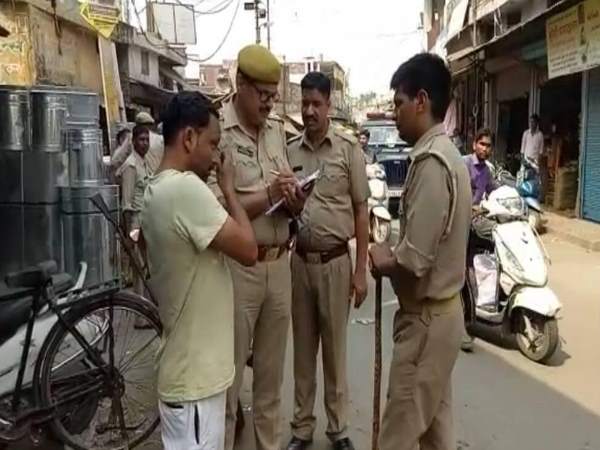 सहारनपुर की एक लड़ाई में निकली तलवारें, देखकर भाग खड़ा हुआ हर कोई सहारनपुर की एक लड़ाई में निकली तलवारें, देखकर भाग खड़ा हुआ हर कोई