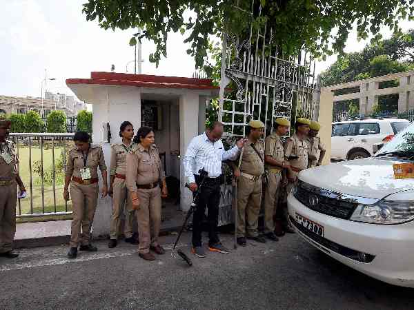 मेटल डिटेक्टर से भी नहीं पकड़ा जा सकता ये विस्फोटक