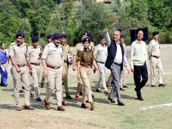 एसआईटी चीफ फजीहत कराने के बाद छुट्टी पर गये